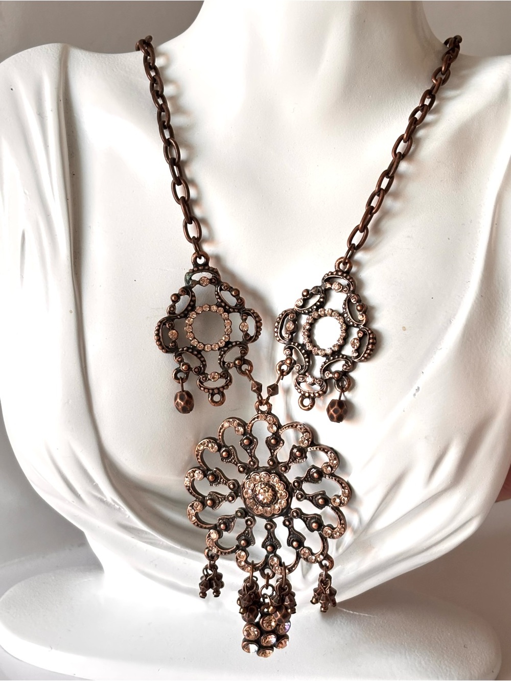 🦋2/25$ No 37720 Legend by Shelley limited edition necklace